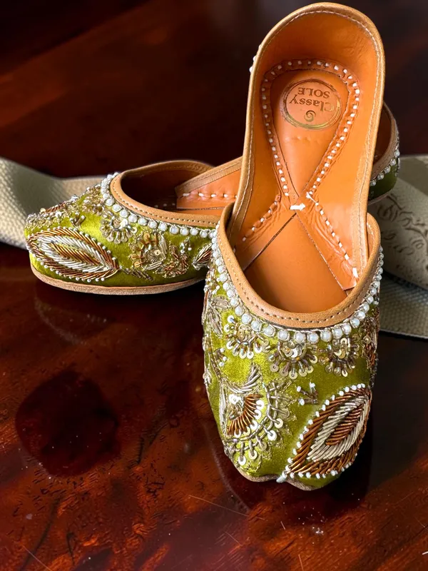 Naazneen_Jutti_Green_Leather_Women