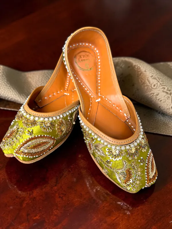 Naazneen_Jutti_Green_Leather_Women