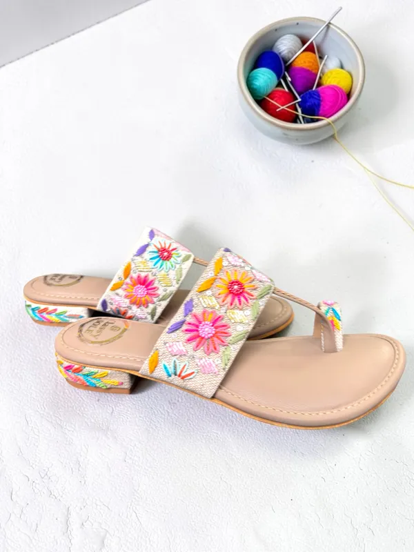 Kashish_Kohlapuri_Multi_shade_Leather_&_Jute_Women