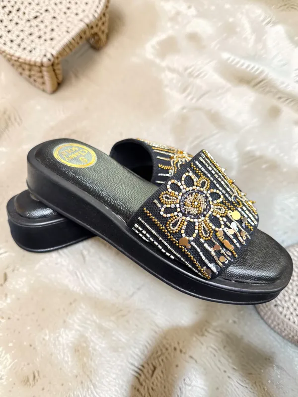 Lyra_Sliders_Black_Leather_Women