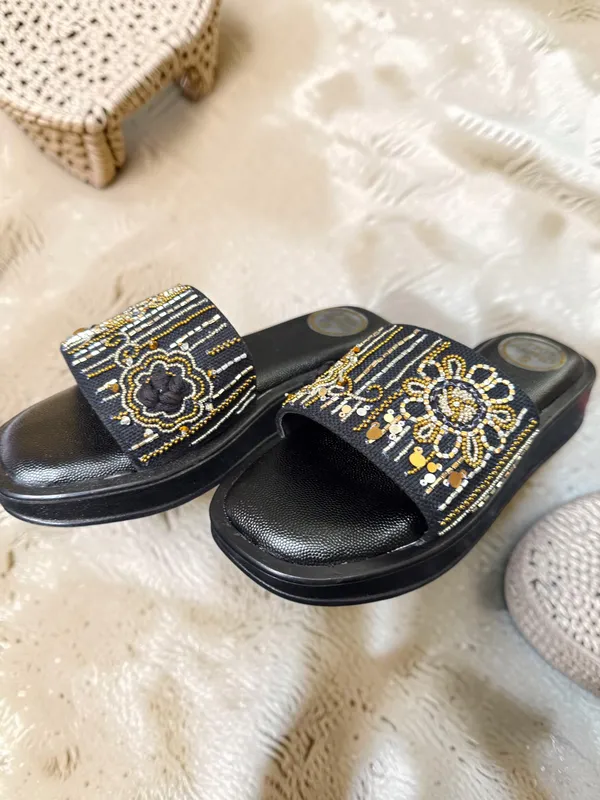 Lyra_Sliders_Black_Leather_Women