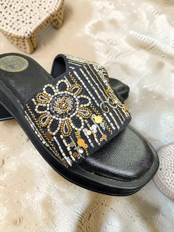 Black_Leather_Sliders_For_Women