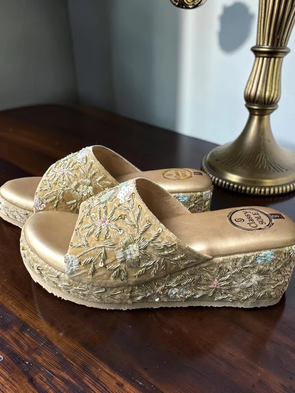 Light_Beige_Leather_Wedges_For_Women