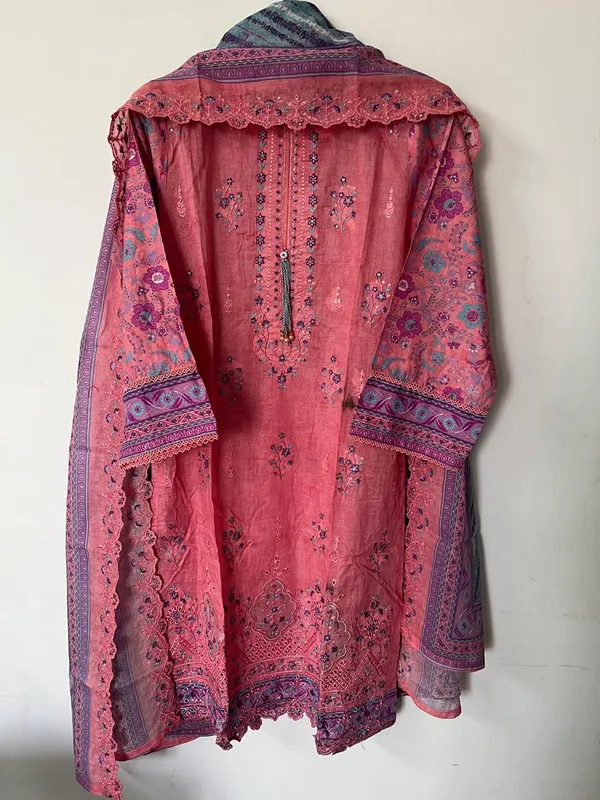 Pink_Printed_Embroidered_Kurta_for_Women