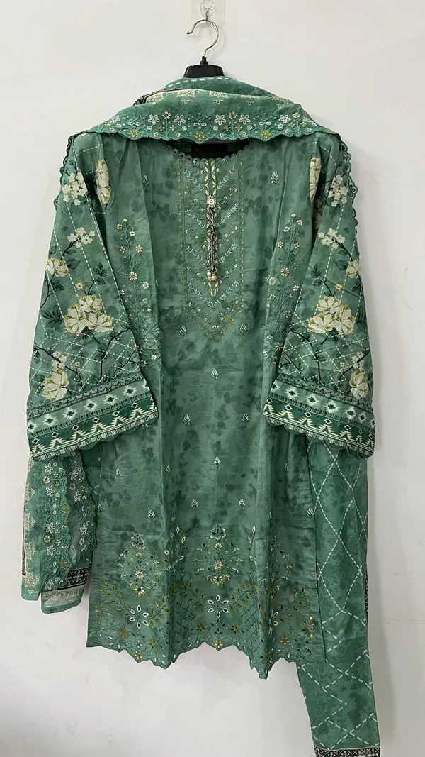 Green_Printed_Ethnic_Kurta_Set_for_Women