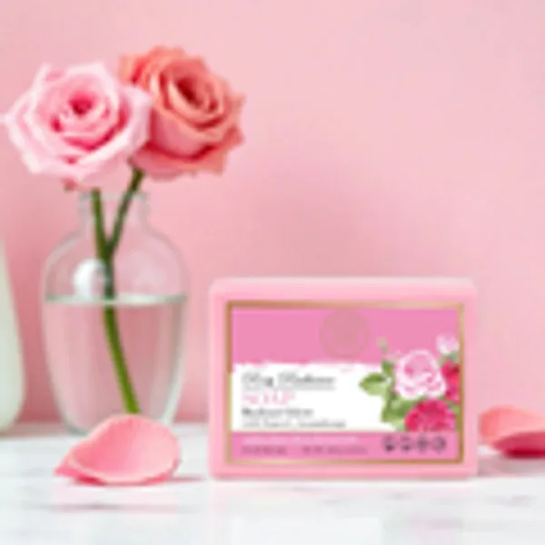 Aroma_Blush_Rosy_Radiance_Soap_With_Indian_Rose_Oil_Niacinamide
