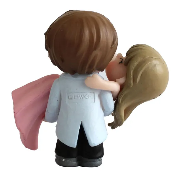 Pickartme_Mini_Couples_Miniature_Valentine_S_Day_Romantic_Gift_For_Girlfriend_Boyfriend_Husband_Wife_Kissing_Love_Couple_Miniature_Boy_Holding_Girl