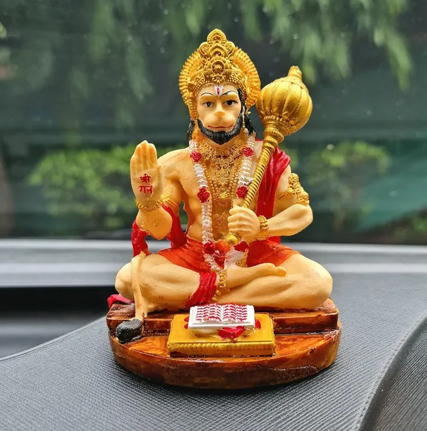 Hanuman_Car_Dashboard_Idol