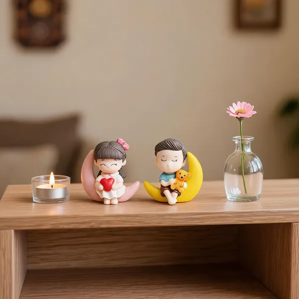 Pickartme_Mini_Couples_Miniature_Valentine_S_Day_Romantic_Gift_For_Girlfriend_Boyfriend_Husband_Wife_Kissing_Love_Couple_Miniature_Dolls_On_The_Moon_Couple
