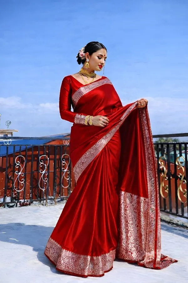 Weaver_Store_Woven_Banarasi_Art_Silk_Saree_(Red)