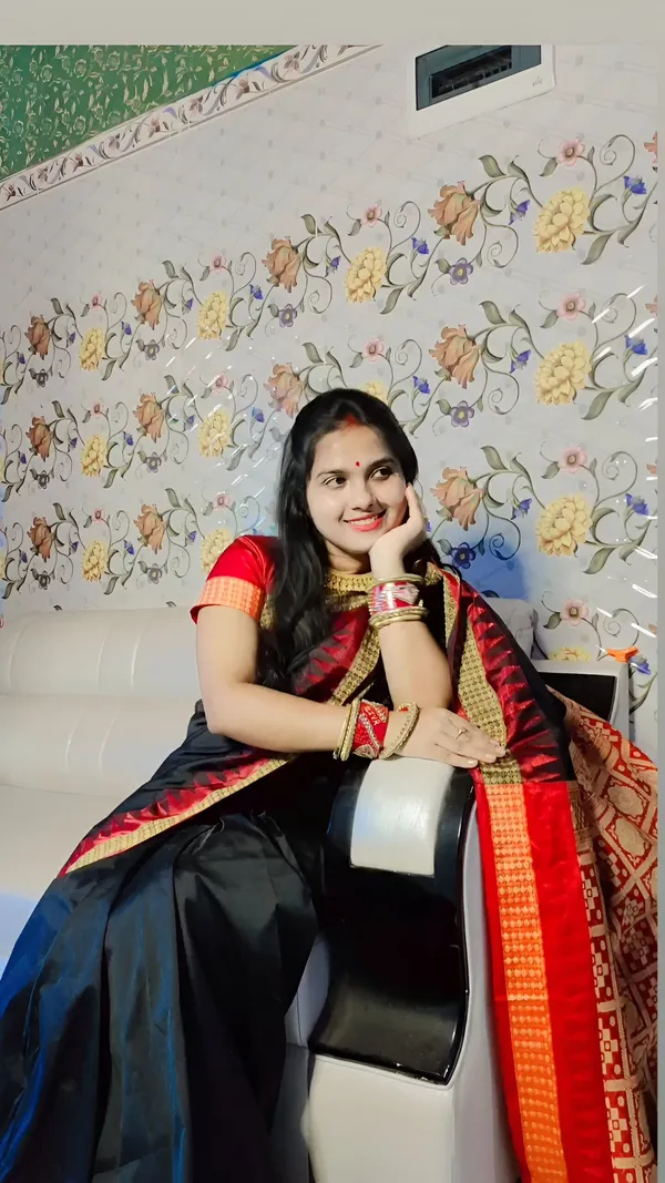 Weaver_Store_Woven_Banarasi_Art_Silk_Saree_(Black)
