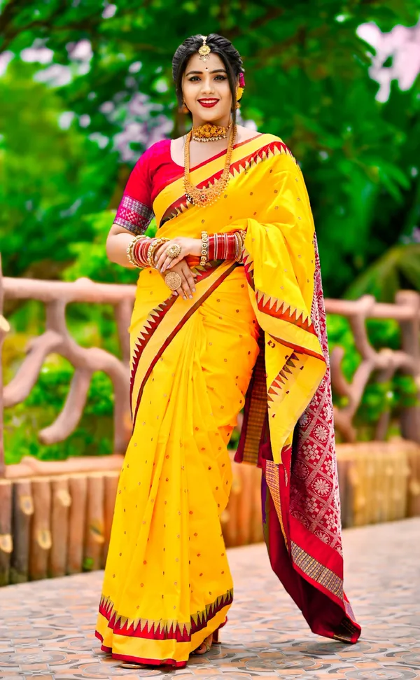 Weaver_Store_Woven_Banarasi_Art_Silk_Saree_(Gold)