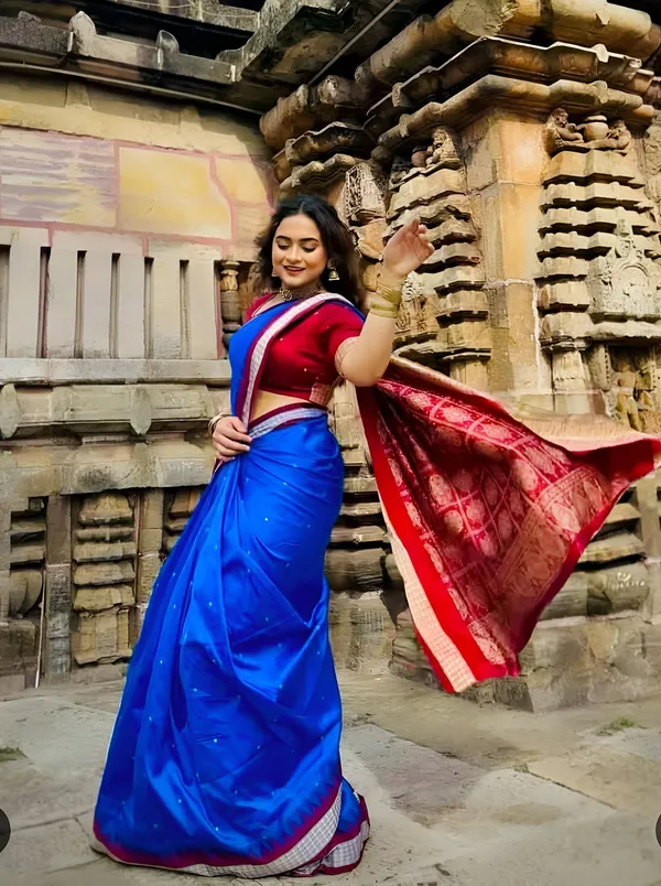 Weaver_Store_Woven_Banarasi_Art_Silk_Saree_(Blue)
