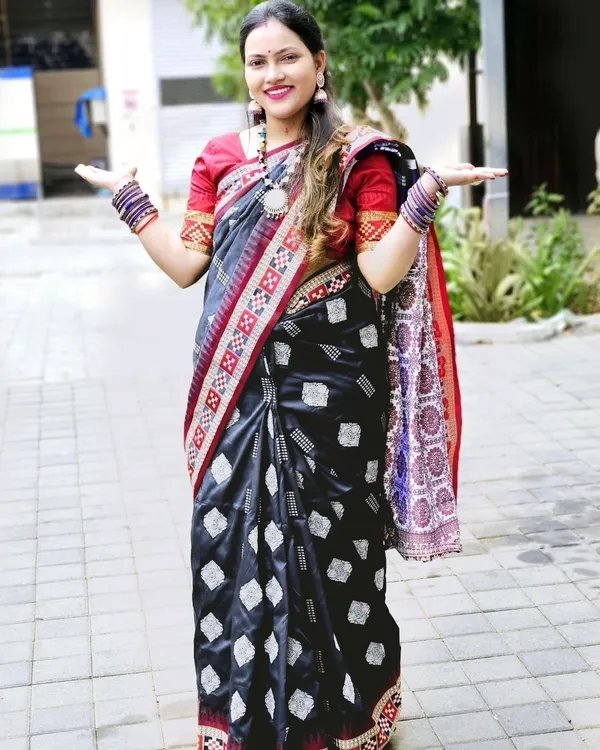 Weaver_Store_Printed_Banarasi_Art_Silk_Saree_(Black)