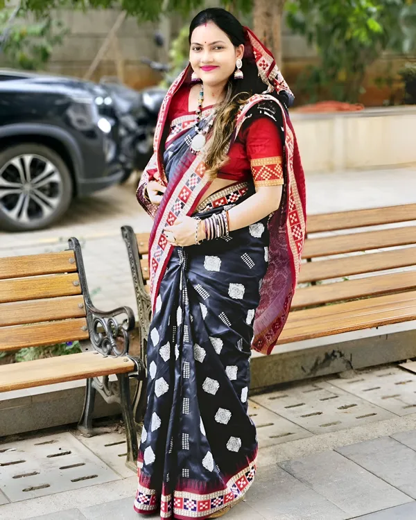 Weaver_Store_Printed_Banarasi_Art_Silk_Saree_(Black)