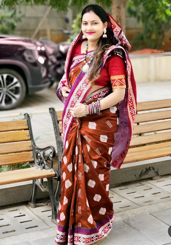 Weaver_Store_Woven_Banarasi_Art_Silk_Saree_(Brown)
