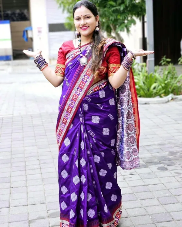 Weaver_Store_Woven_Banarasi_Art_Silk_Saree_(Purple)