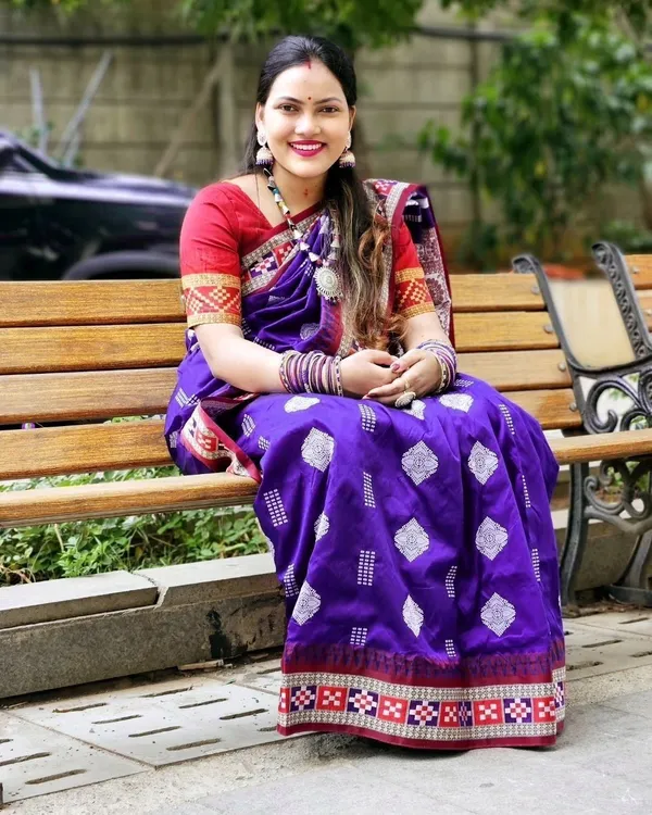 Weaver_Store_Woven_Banarasi_Art_Silk_Saree_(Purple)