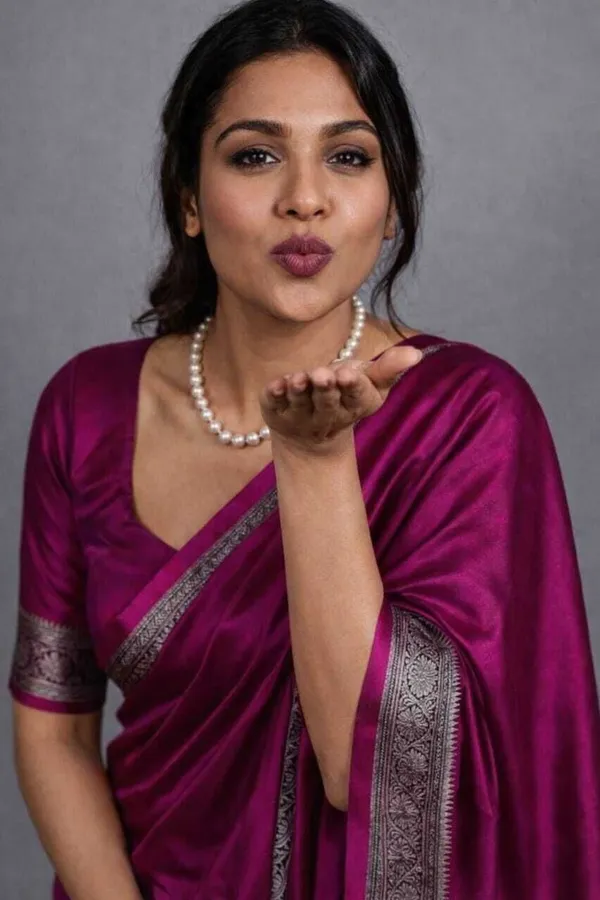 Weaver_Store_Woven_Banarasi_Art_Silk_Saree_(Pink)