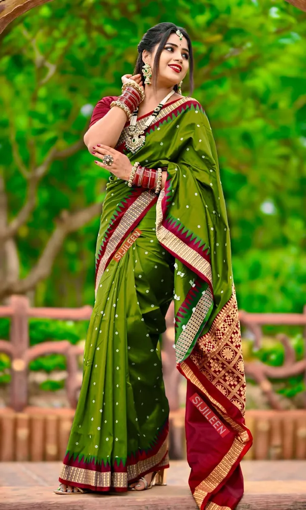 Weaver_Store_Woven_Banarasi_Art_Silk_Saree_(Green)