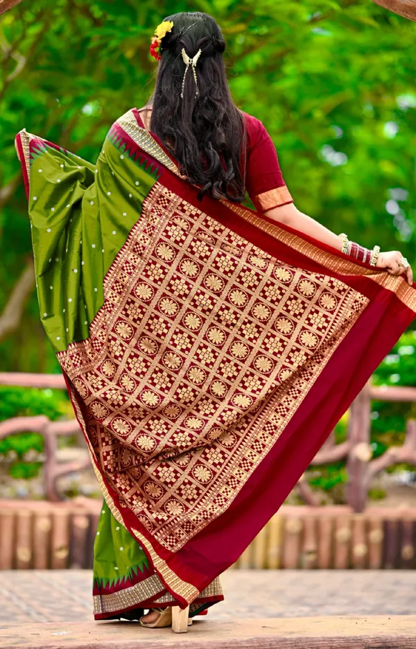 Weaver_Store_Woven_Banarasi_Art_Silk_Saree_(Green)