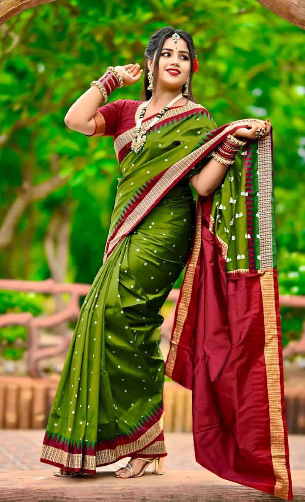 Weaver_Store_Woven_Banarasi_Art_Silk_Saree_(Green)