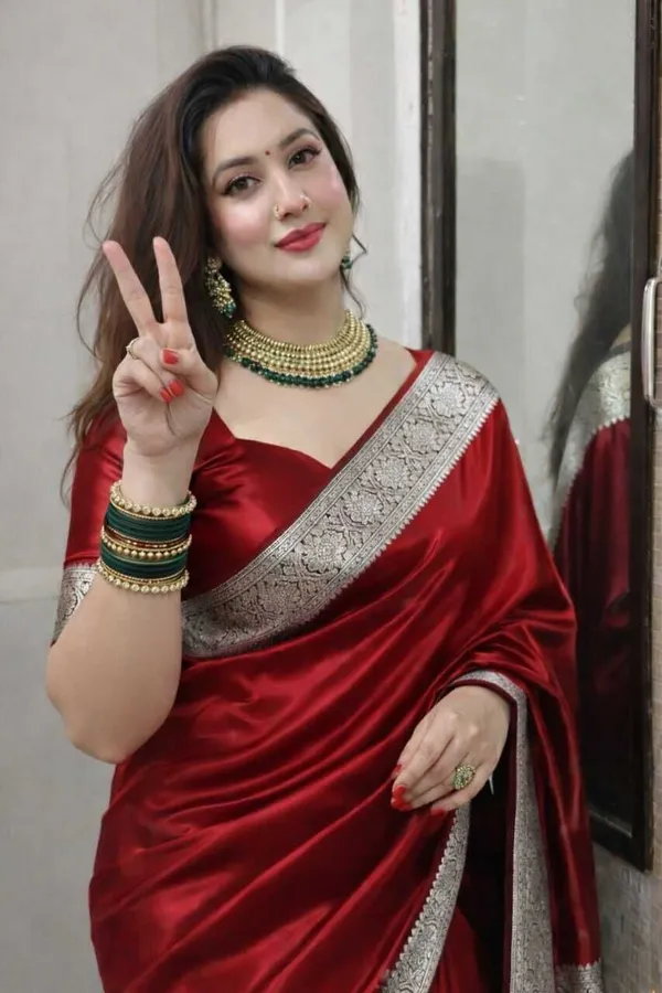 Weaver_Store_Woven_Banarasi_Art_Silk_Saree_(Red)