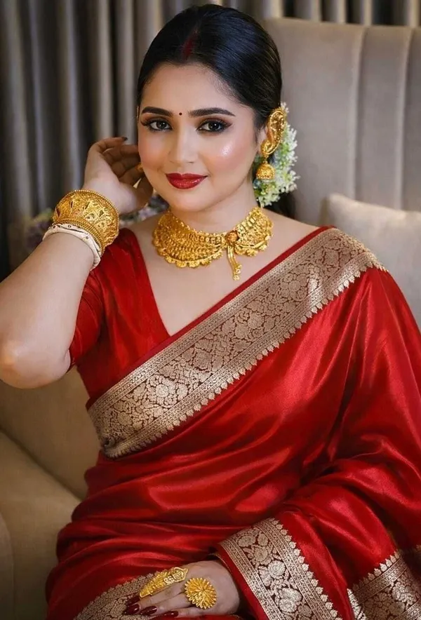Weaver_Store_Woven_Banarasi_Art_Silk_Saree_(Red)