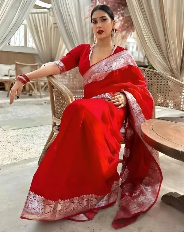 Weaver_Store_Woven_Banarasi_Art_Silk_Saree_(Red)
