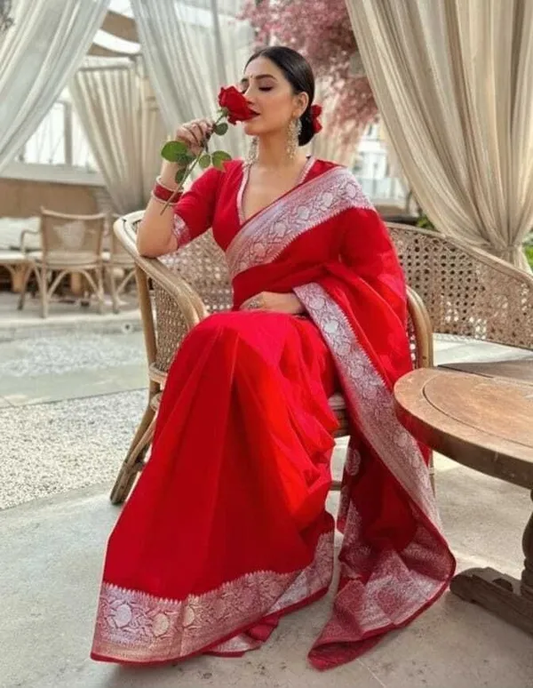 Weaver_Store_Woven_Banarasi_Art_Silk_Saree_(Red)