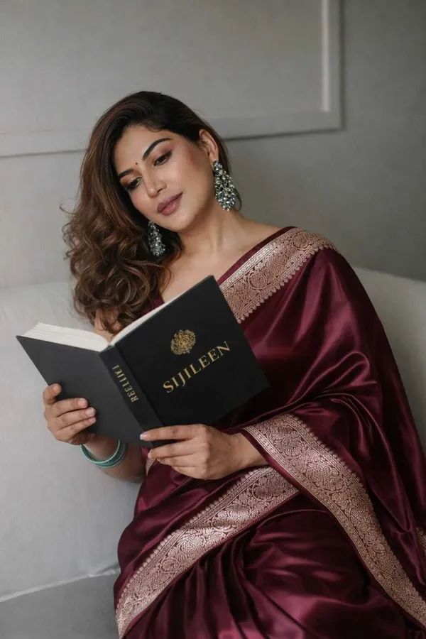 Weaver_Store_Woven_Banarasi_Art_Silk_Saree_(Maroon)