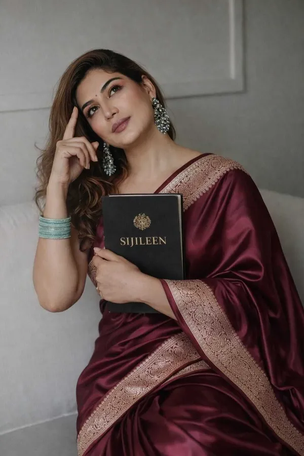 Weaver_Store_Woven_Banarasi_Art_Silk_Saree_(Maroon)
