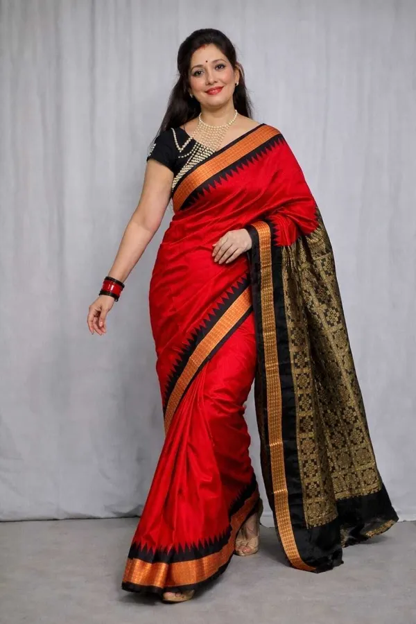 Weaver_Store_Woven_Banarasi_Art_Silk_Saree_(Red)