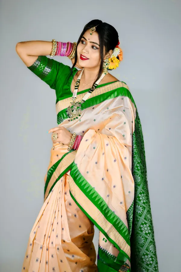 Weaver_Store_Woven_Banarasi_Art_Silk_Saree_(Cream)