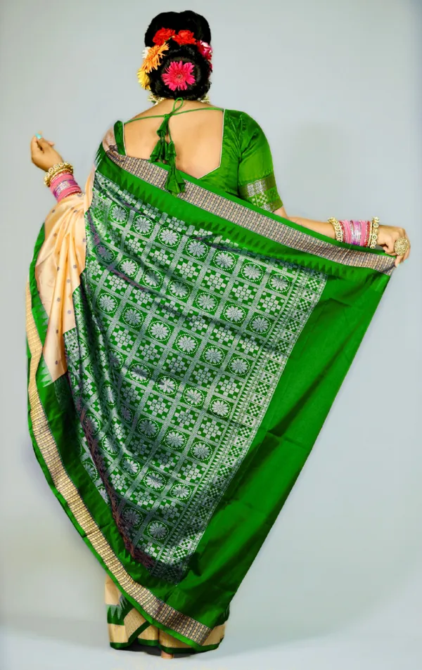 Weaver_Store_Woven_Banarasi_Art_Silk_Saree_(Cream)