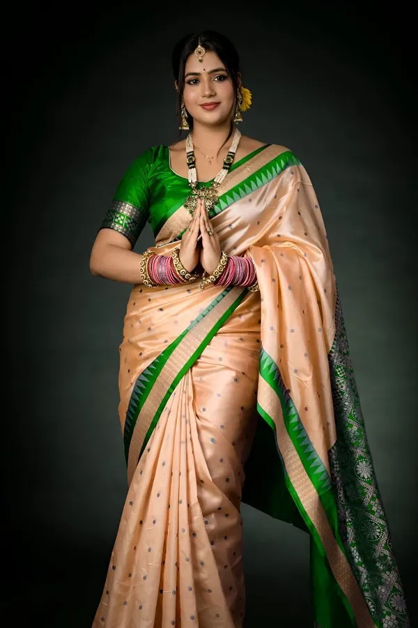 Weaver_Store_Woven_Banarasi_Art_Silk_Saree_(Cream)