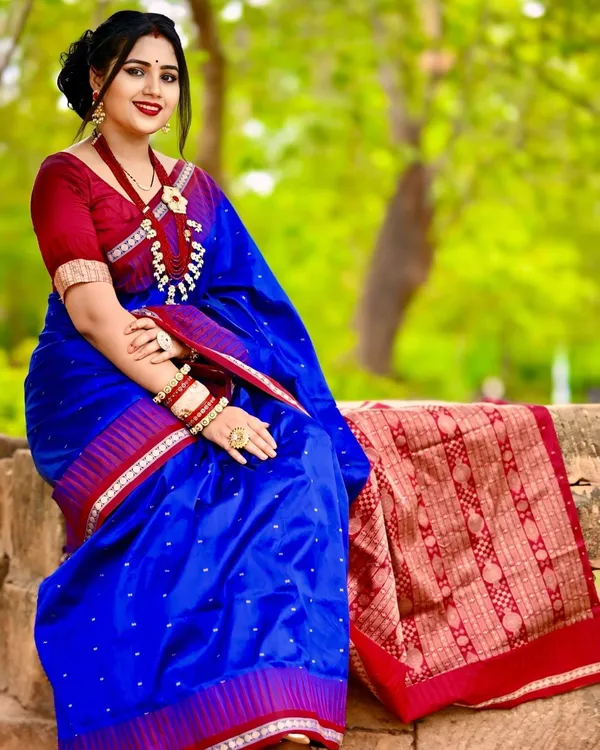 Weaver_Store_Woven_Banarasi_Art_Silk_Saree_(Blue)