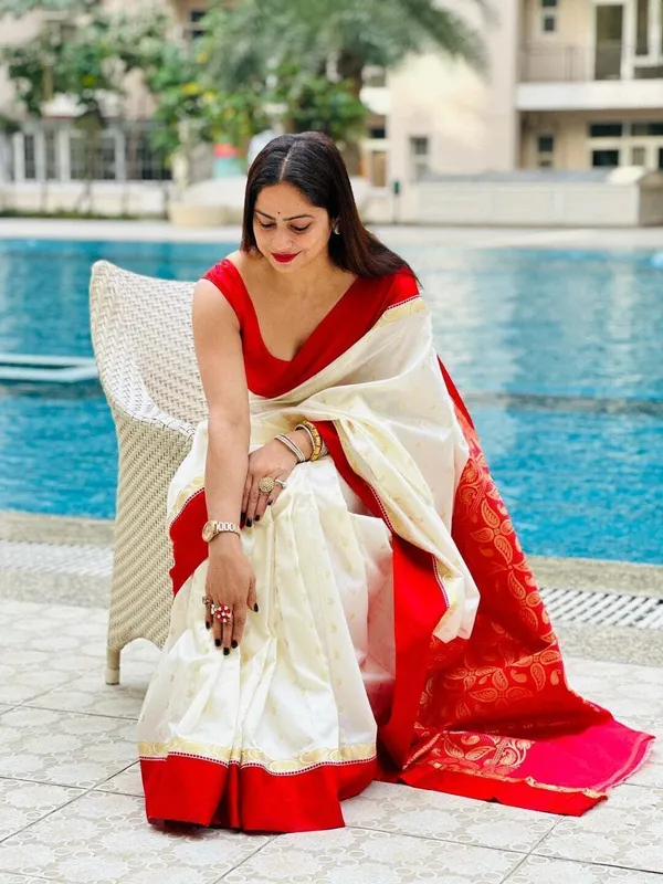 Weaver_Store_Woven_Banarasi_Art_Silk_Saree_(White)