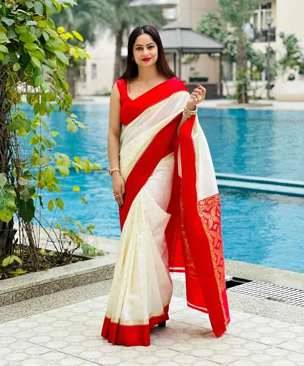 Weaver_Store_Woven_Banarasi_Art_Silk_Saree_(White)