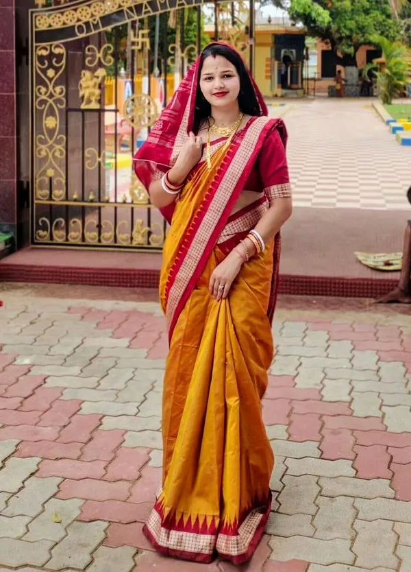 Weaver_Store_Woven_Banarasi_Art_Silk_Saree_(Mustard)