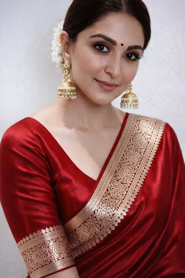 Weaver_Store_Woven_Banarasi_Art_Silk_Saree_(Red)