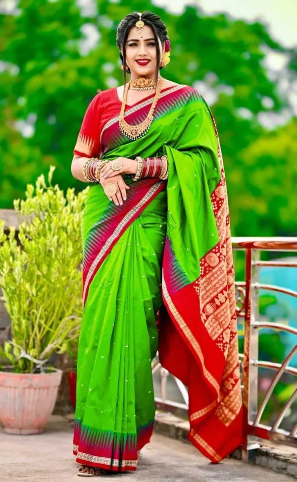 Weaver_Store_Woven_Banarasi_Art_Silk_Saree_(Green)