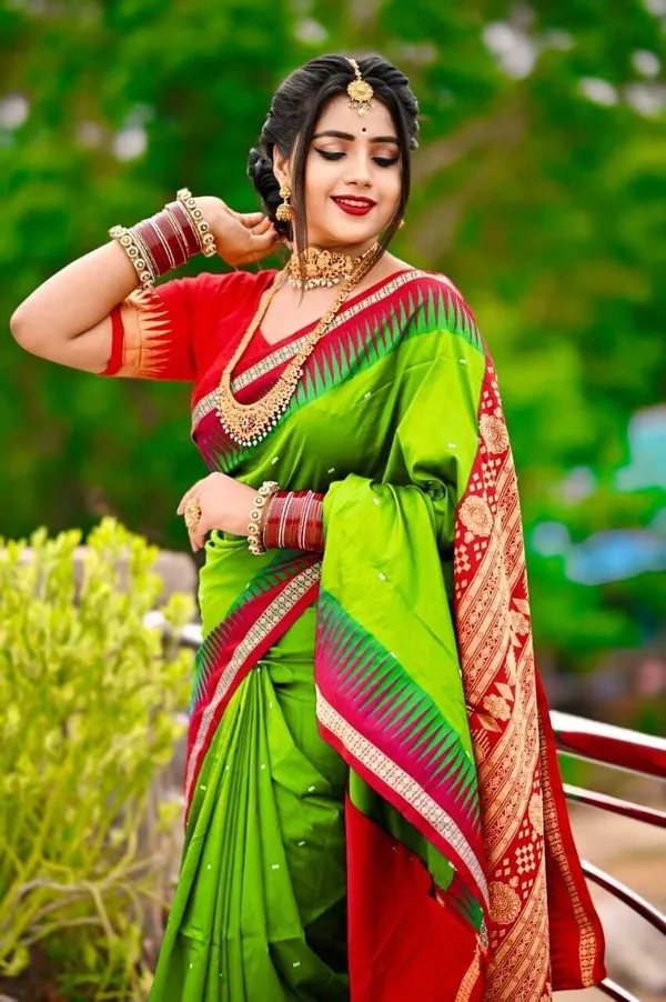 Weaver_Store_Woven_Banarasi_Art_Silk_Saree_(Green)
