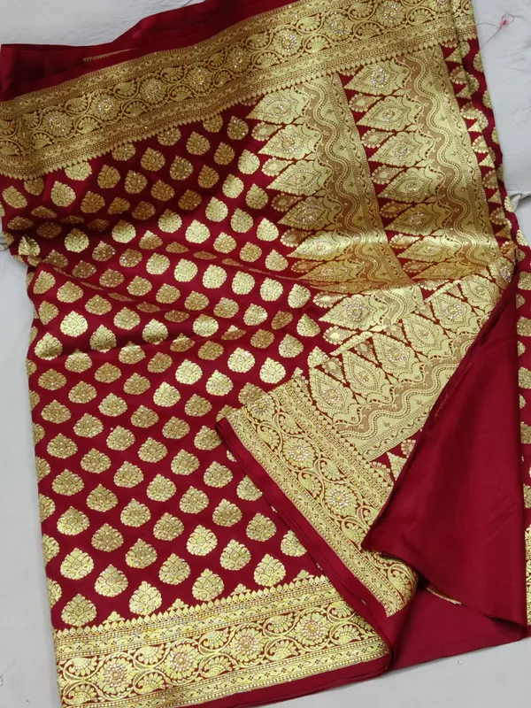 Weaver_Store_Woven_Banarasi_Art_Silk_Saree_(Maroon)