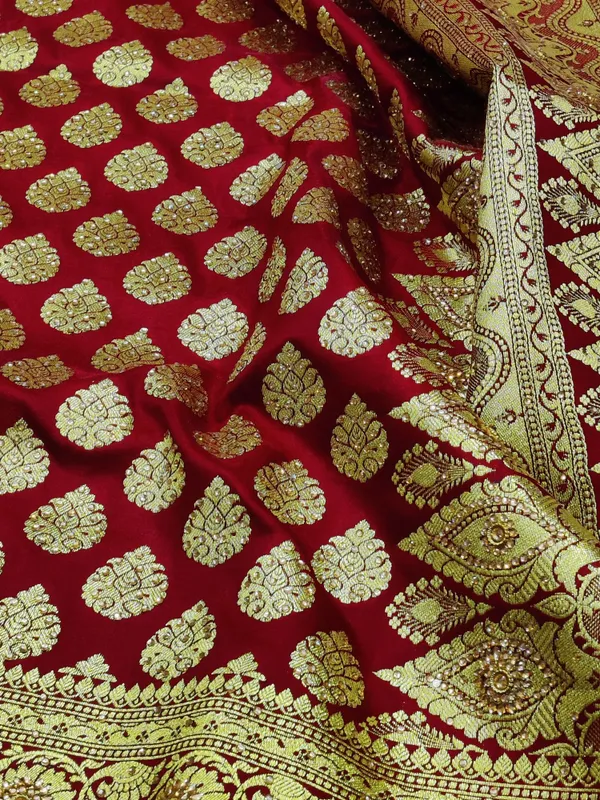 Weaver_Store_Woven_Banarasi_Art_Silk_Saree_(Maroon)