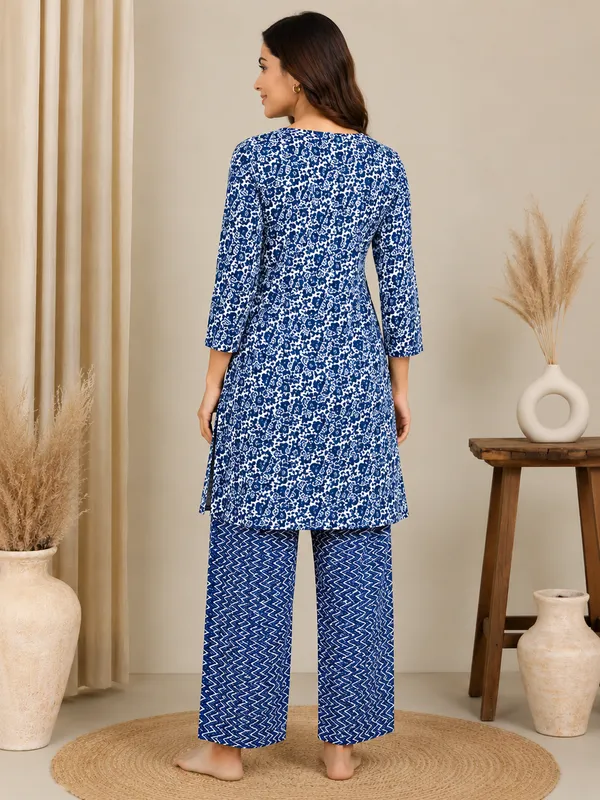 Women's_Blue_Floral_Printed_Kurta_with_Palazzo_Set