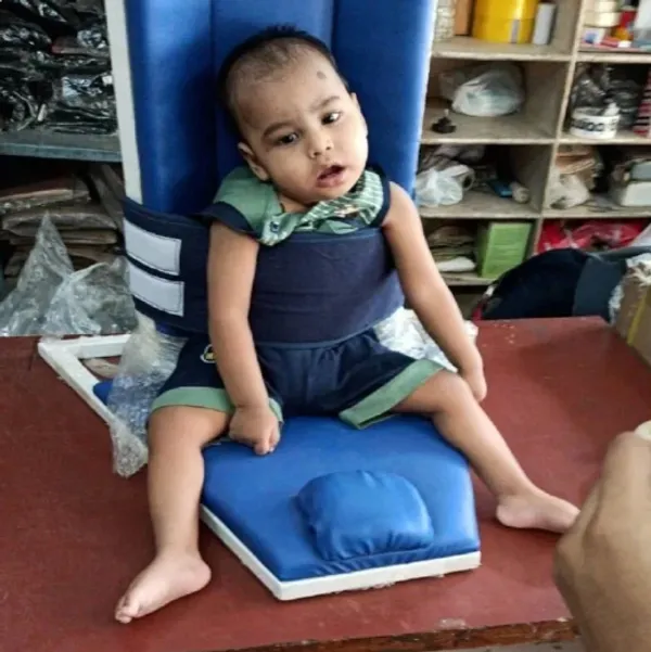 Metal_Cp_Corner_Chair_With_Activity_Table_&_Headrest_For_Children