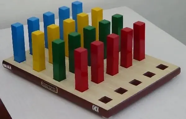 Peg_Board_Square_with_20_Wooden_Pegs_Diff._colors_for_Fine_Motor_Skills