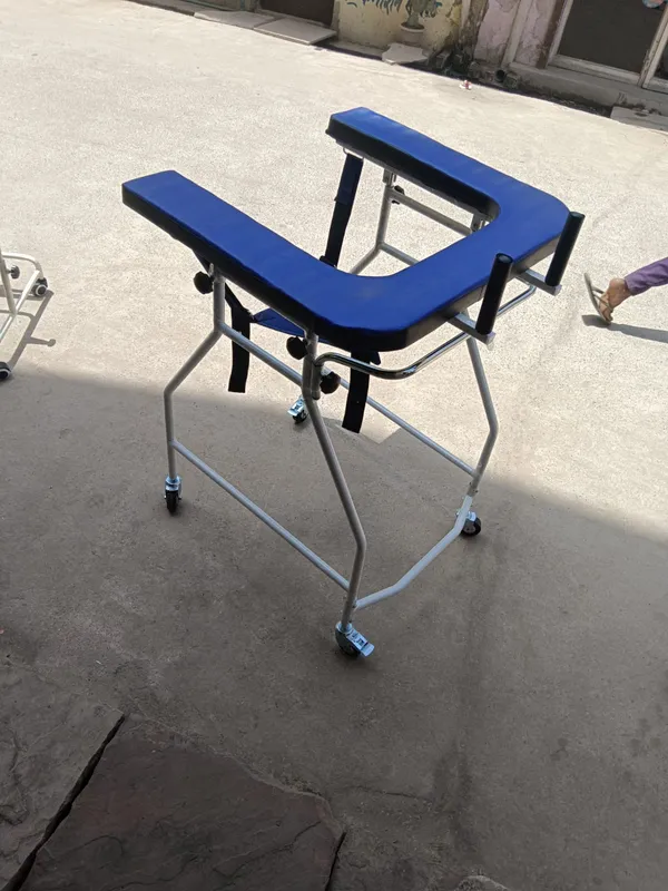Posture_Walker_Height_adjustable_With_Armrest,_Handles,_Seat_And_4_Wheels_