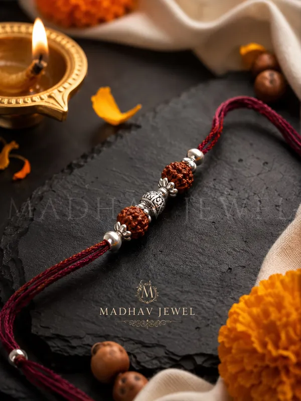 Red_Thread_Rudraksha_Beaded_Rakhi_for_Brother